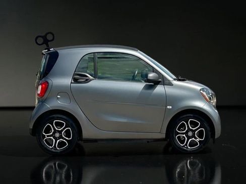 Used 2019 smart fortwo electric drive RWD image 7