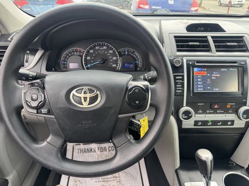 Used 2012 Toyota Camry LE image 15