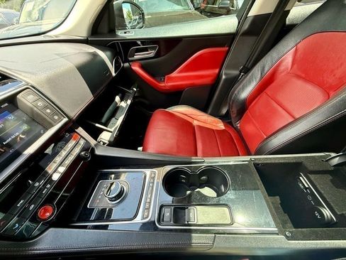 Used 2017 Jaguar F-PACE R-Sport image 20