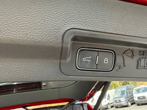 Used 2023 Ford Explorer XLT w/ Equipment Group 202A AWD/4WD image 20