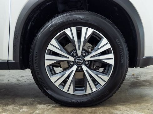 Used 2023 Nissan Rogue SV image 29