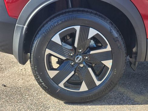 New 2025 Nissan Kicks SV w/ SV Premium Package image 12
