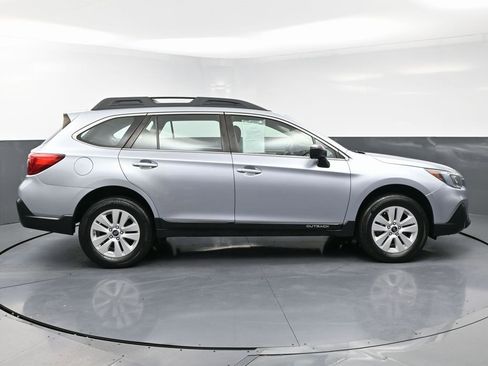 Used 2019 Subaru Outback 2.5i image 7