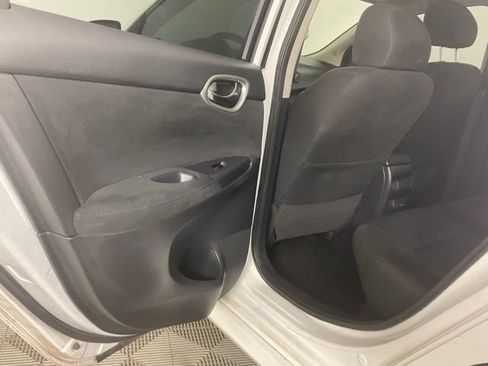 Used 2014 Nissan Sentra SR FWD image 12