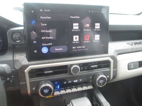 Used 2024 Toyota Tacoma 4x4 Double Cab Hybrid image 32