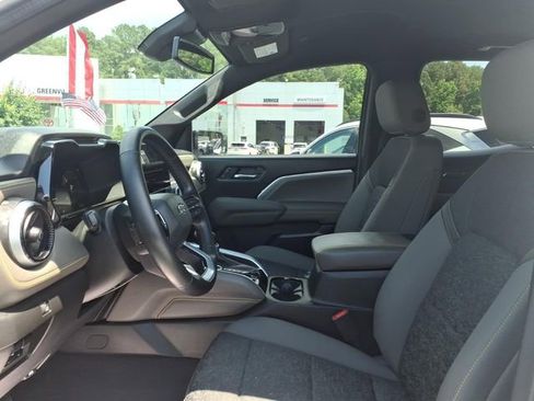Used 2024 Chevrolet Colorado ZR2 w/ Technology Package AWD/4WD image 5