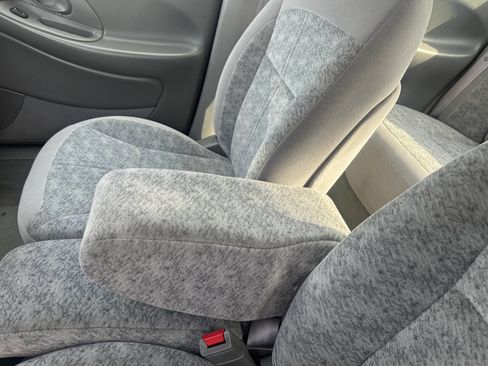 Used 1996 Ford Taurus GL image 25