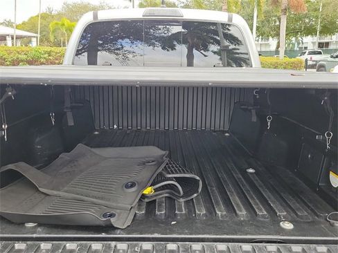 Used 2023 Toyota Tacoma Limited image 5