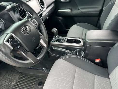 Used 2023 Toyota Tacoma TRD Off-Road image 12