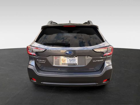 Used 2025 Subaru Outback Premium AWD/4WD image 5