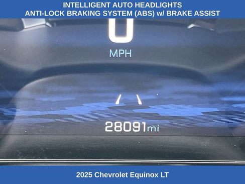 Used 2025 Chevrolet Equinox LT FWD image 10