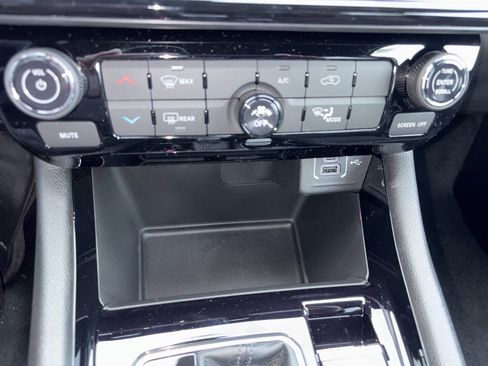 New 2026 Jeep Compass Latitude image 23