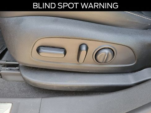 Used 2020 GMC Acadia SLT w/ LPO, Floor Liner Package FWD image 20
