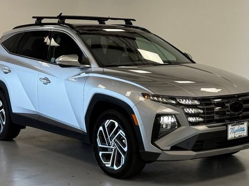 Certified 2025 Hyundai Tucson Limited AWD/4WD image 6