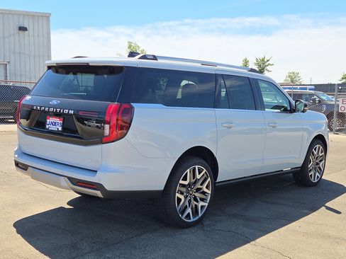 New 2026 Ford Expedition Max Platinum AWD/4WD image 3