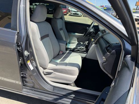 Used 2014 Toyota Camry LE FWD image 19