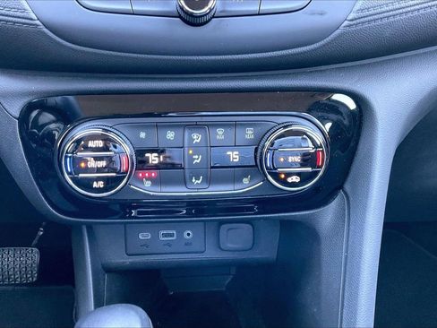 Used 2023 Buick Encore GX Select image 17