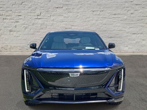 Used 2026 Cadillac Lyriq Sport AWD/4WD image 7