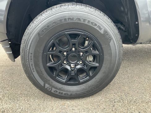 Used 2021 Toyota Tacoma SR5 RWD image 15