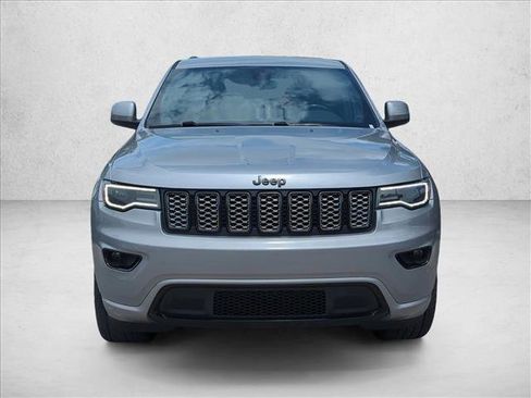 Used 2020 Jeep Grand Cherokee Altitude RWD image 2