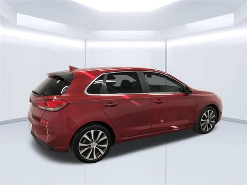 Used 2020 Hyundai Elantra GT FWD image 9