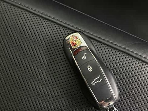 Used 2017 Porsche Cayenne S AWD/4WD image 33
