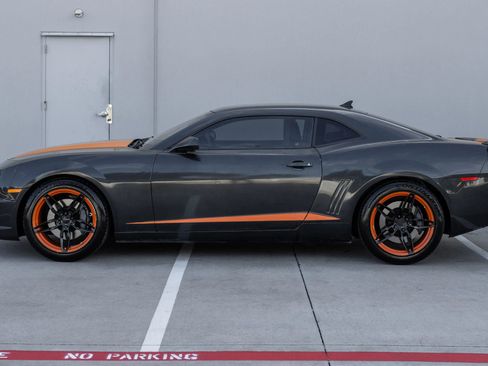 Used 2013 Chevrolet Camaro SS RWD image 16
