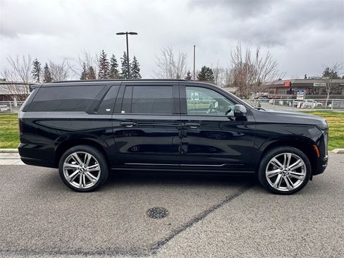 New 2026 Cadillac Escalade ESV Sport image 6