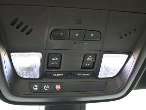 Used 2017 Cadillac XT5 Premium Luxury image 35