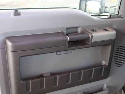 Used 2014 Ford F250 XLT AWD/4WD image 9