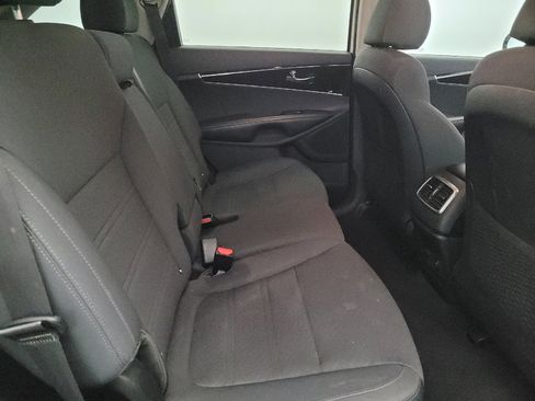 Used 2020 Kia Sorento LX w/ LX I4 Convenience Package image 19