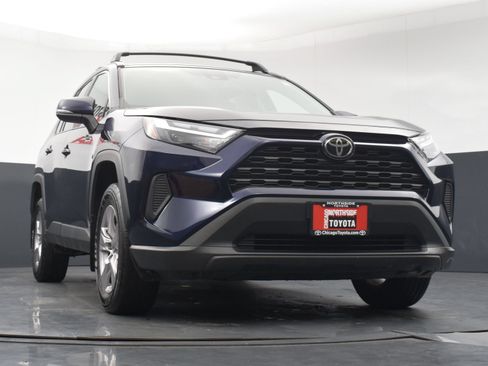 Used 2025 Toyota RAV4 XLE FWD image 28