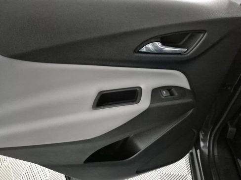 Used 2018 Chevrolet Equinox LT FWD image 25