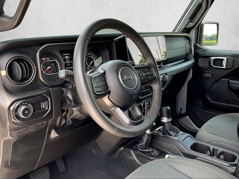 Used 2024 Jeep Wrangler Unlimited Sport AWD/4WD image 13