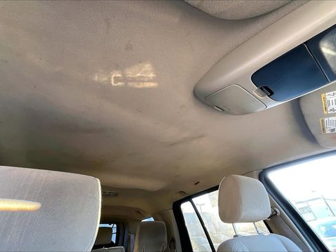 Used 2006 Ford Explorer XLT image 21