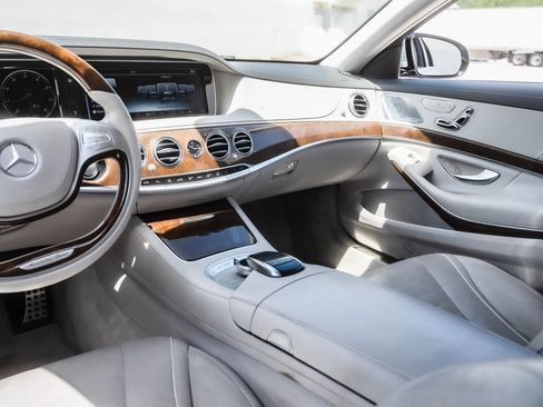 Used 2016 Mercedes-Benz S 550 Sedan image 20