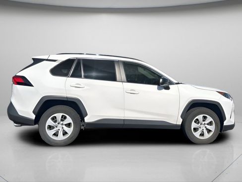 Used 2020 Toyota RAV4 LE w/ Carpet Mat Package AWD/4WD image 3
