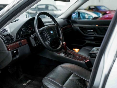 Used 1998 BMW 740iL image 2