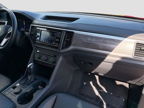 Used 2022 Volkswagen Atlas Cross Sport SE image 28