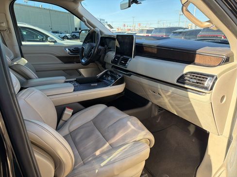 Used 2018 Lincoln Navigator L Reserve w/ Technology Package image 6