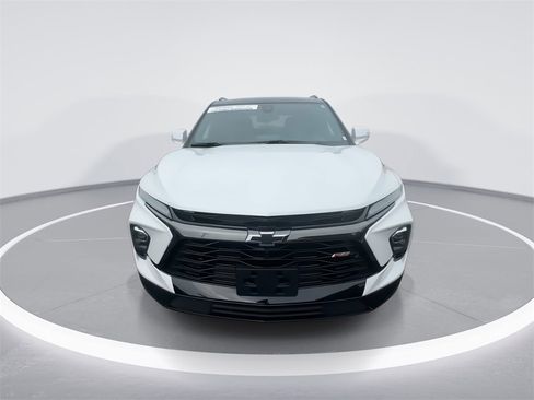 Used 2024 Chevrolet Blazer RS w/ Driver Confidence II Package image 3