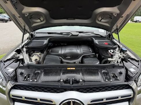 Used 2021 Mercedes-Benz GLS 450 4MATIC image 34