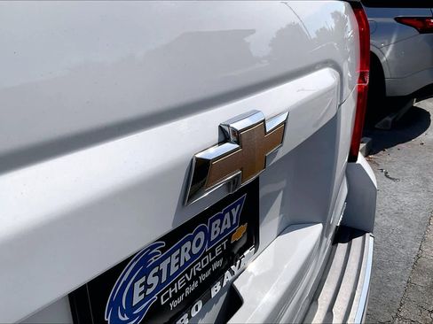 Used 2017 Chevrolet Suburban Premier image 8