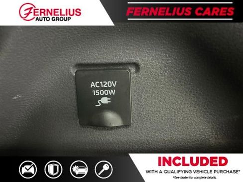 Used 2023 Toyota Sienna XSE AWD/4WD image 13