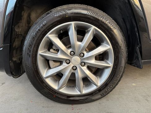 Used 2018 Jeep Cherokee Latitude image 38