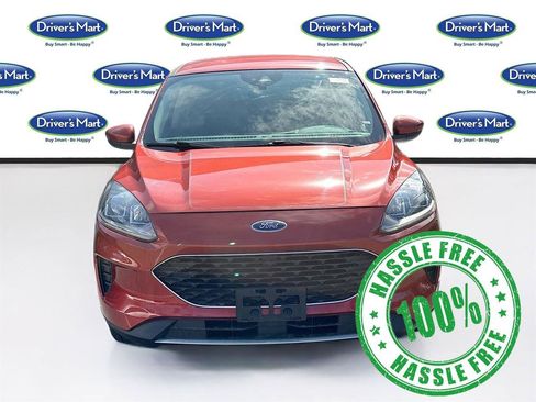 Used 2020 Ford Escape SE image 2