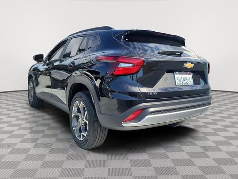 Used 2026 Chevrolet Trax LT image 4