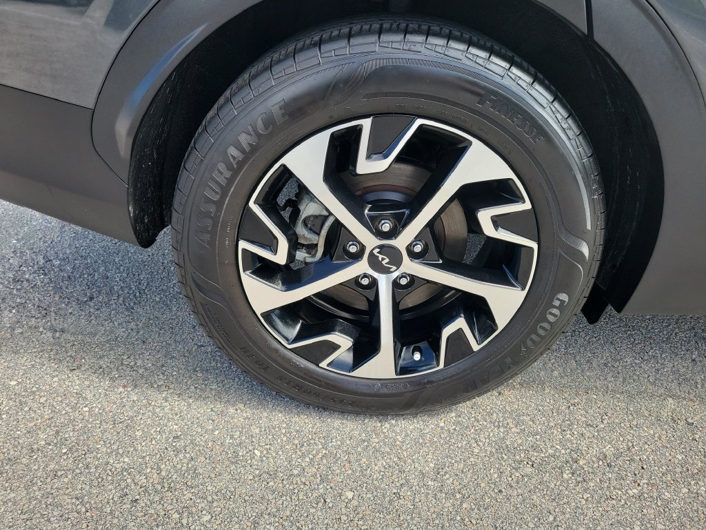 Certified 2024 Kia Sportage EX FWD image 31