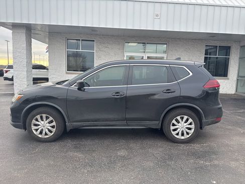 Used 2020 Nissan Rogue S image 3