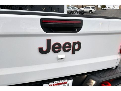Certified 2025 Jeep Gladiator Mojave w/ Safety Group AWD/4WD image 10